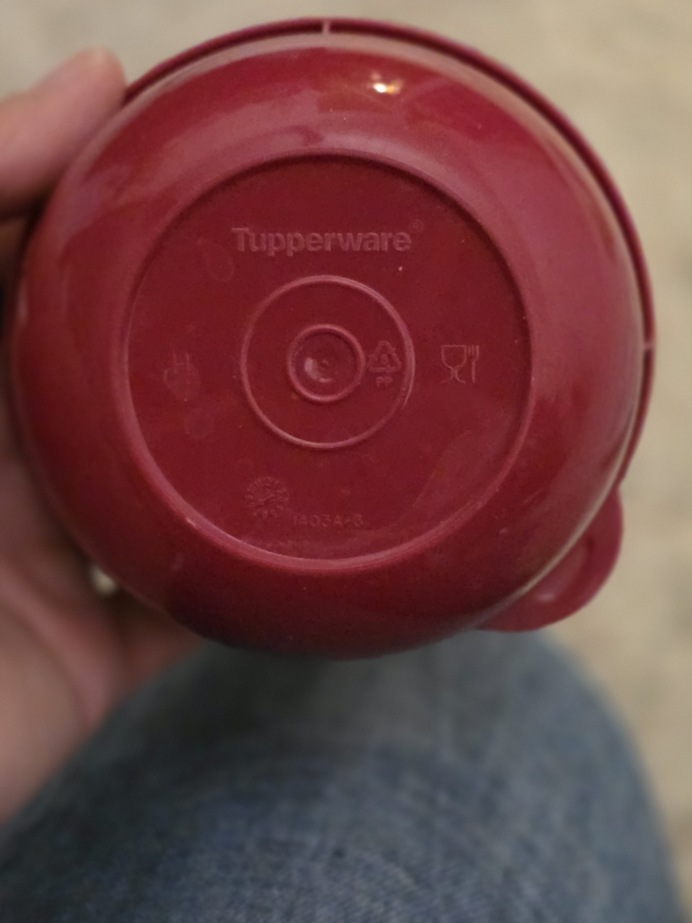 Tupperware Red Snap-Lid Food Container - Picture 6 of 15